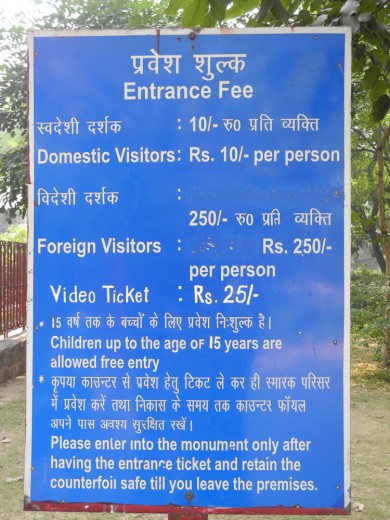Sign outside Humayun's Tomb in Delhi