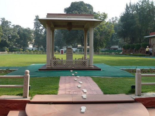 A set of footprints marks Gandhi's path to his prayer meeting